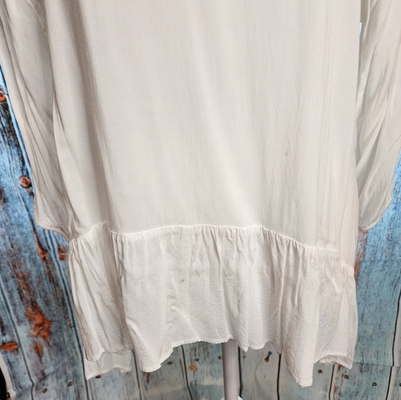 Vera Wang Semi-Sheer Rounded Neck Tunic - Picture 5 of 12